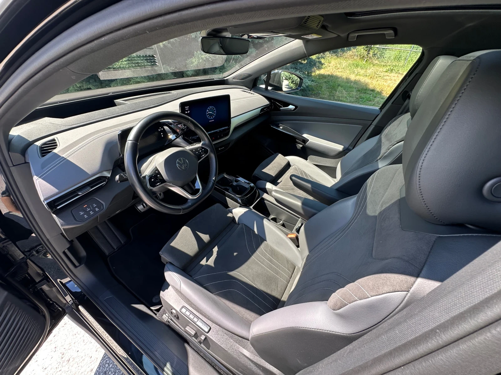 VW ID.5 PRO/MATRIX/PANO/HEAD UP/360Cam/Keyless/МАСАЖ, снимка 8 - Автомобили и джипове - 54905391