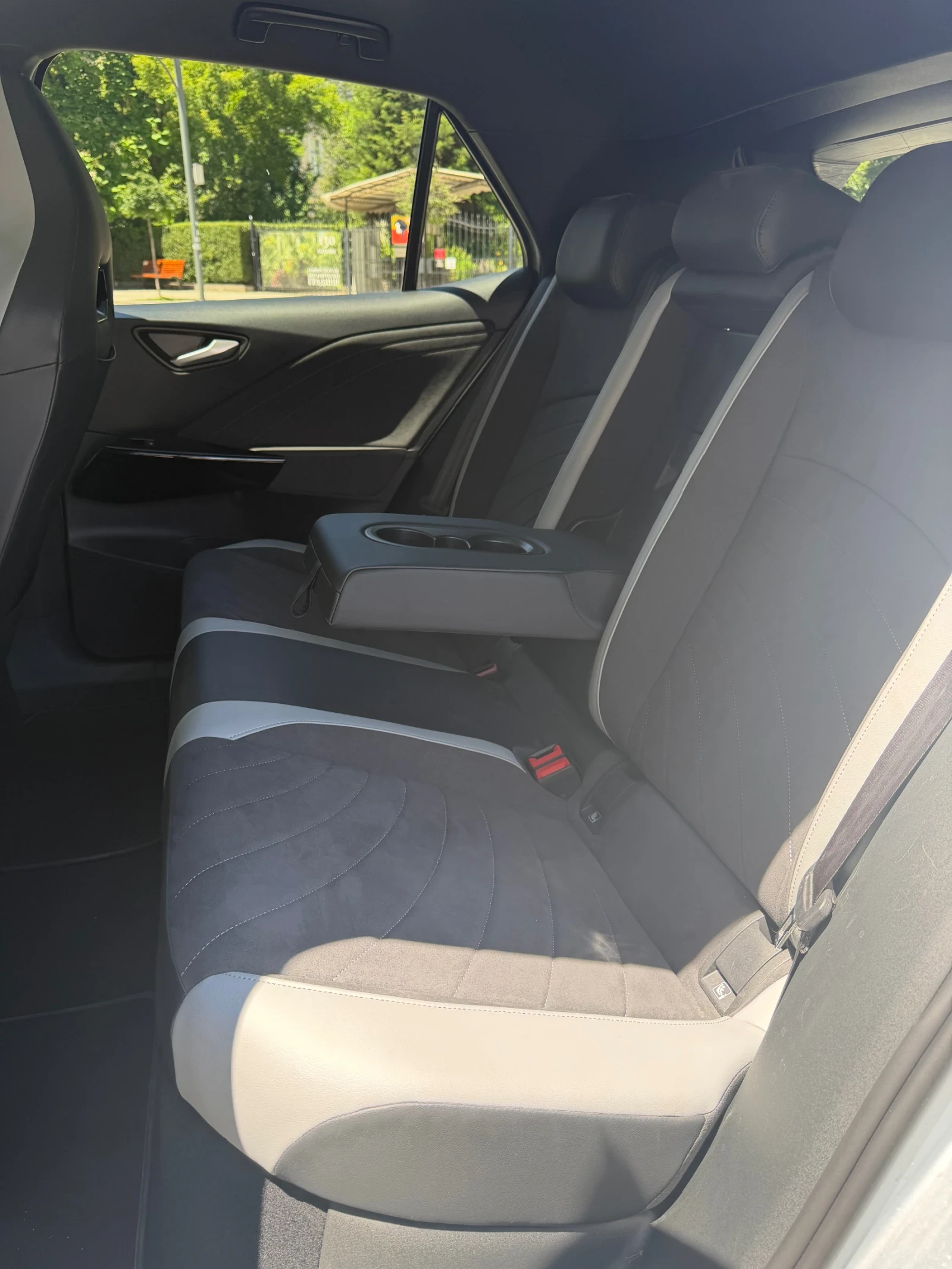 VW ID.3 Pro 62 kWh Matrix 360 Beats ACC Pano Blindspot HuD, снимка 14 - Автомобили и джипове - 54907663