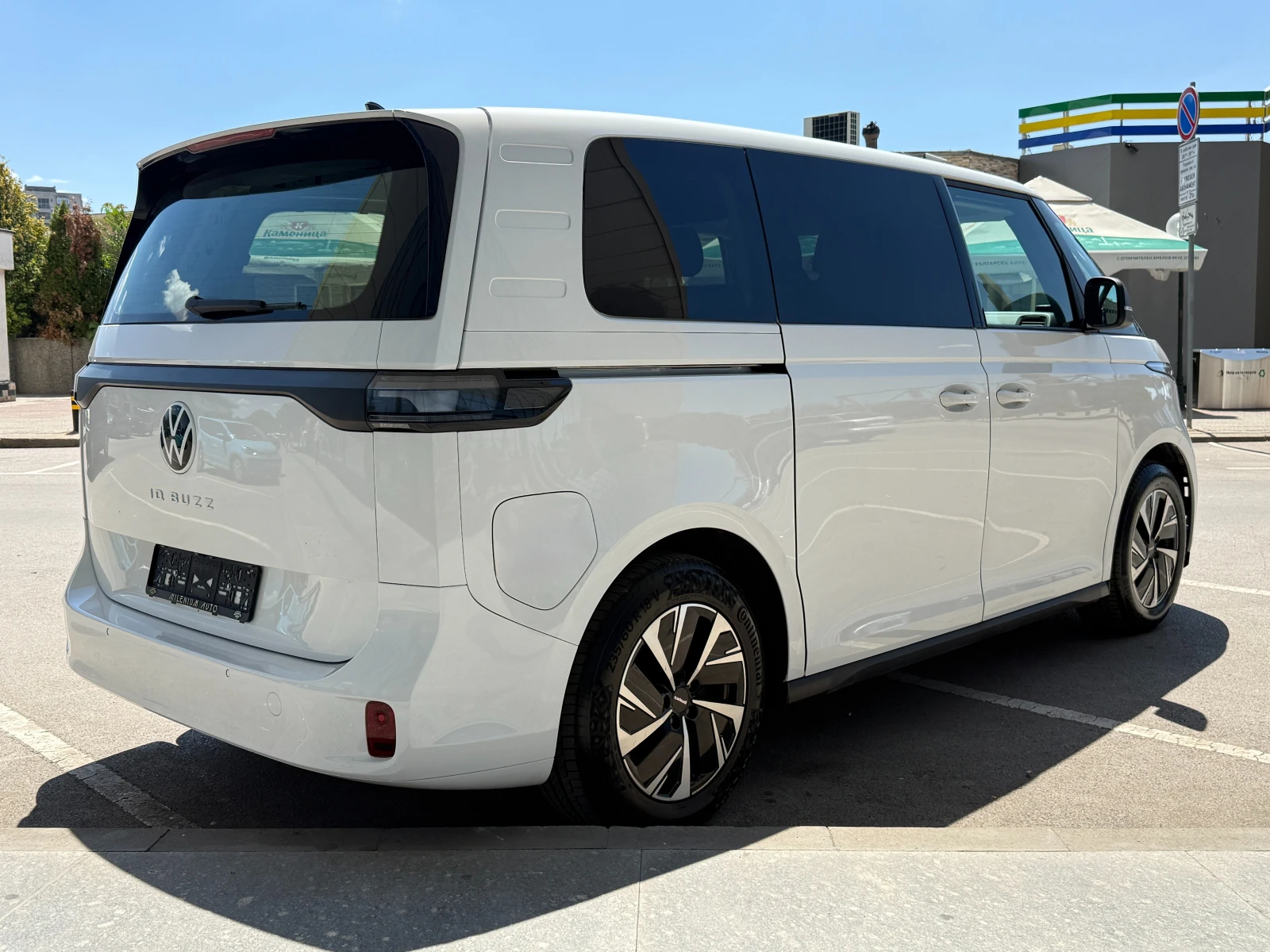 VW ID.Buzz 82kWh ГАРАНЦИЯ ДО 12.2031г. !!! Дистроник/Камера, снимка 5 - Автомобили и джипове - 55502356