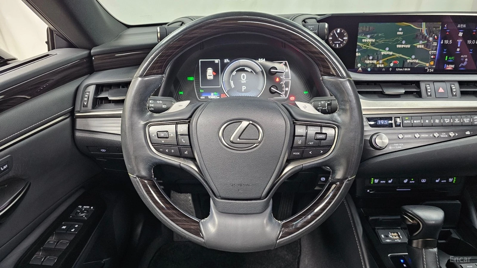 Lexus ES * ПАНО* LED* KEYLESS* Camera* ПОДГРЕВ* , снимка 12 - Автомобили и джипове - 55576094