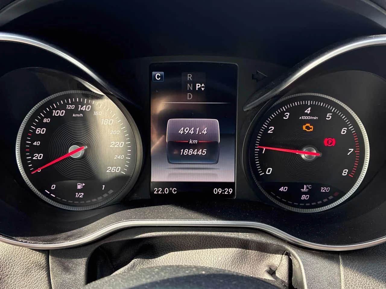 Mercedes-Benz C 300 4MATIC * ГЛАВНО ПРЕДСТАВИТЕЛСТВО НА MERCEDES* , снимка 8 - Автомобили и джипове - 55672337