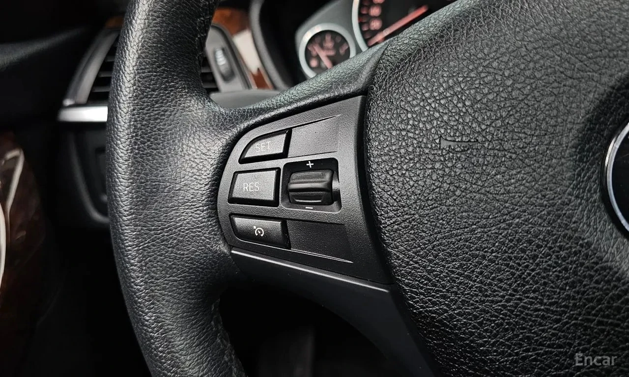 BMW 320 d Sport| PANO| ПАМЕТ| АМБИЕНТ| 2 КЛЮЧА, снимка 10 - Автомобили и джипове - 56105340