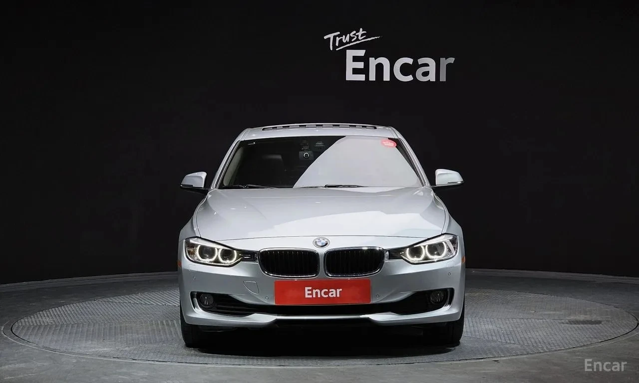 BMW 320 d Sport| PANO| ПАМЕТ| АМБИЕНТ| 2 КЛЮЧА, снимка 3 - Автомобили и джипове - 56105340