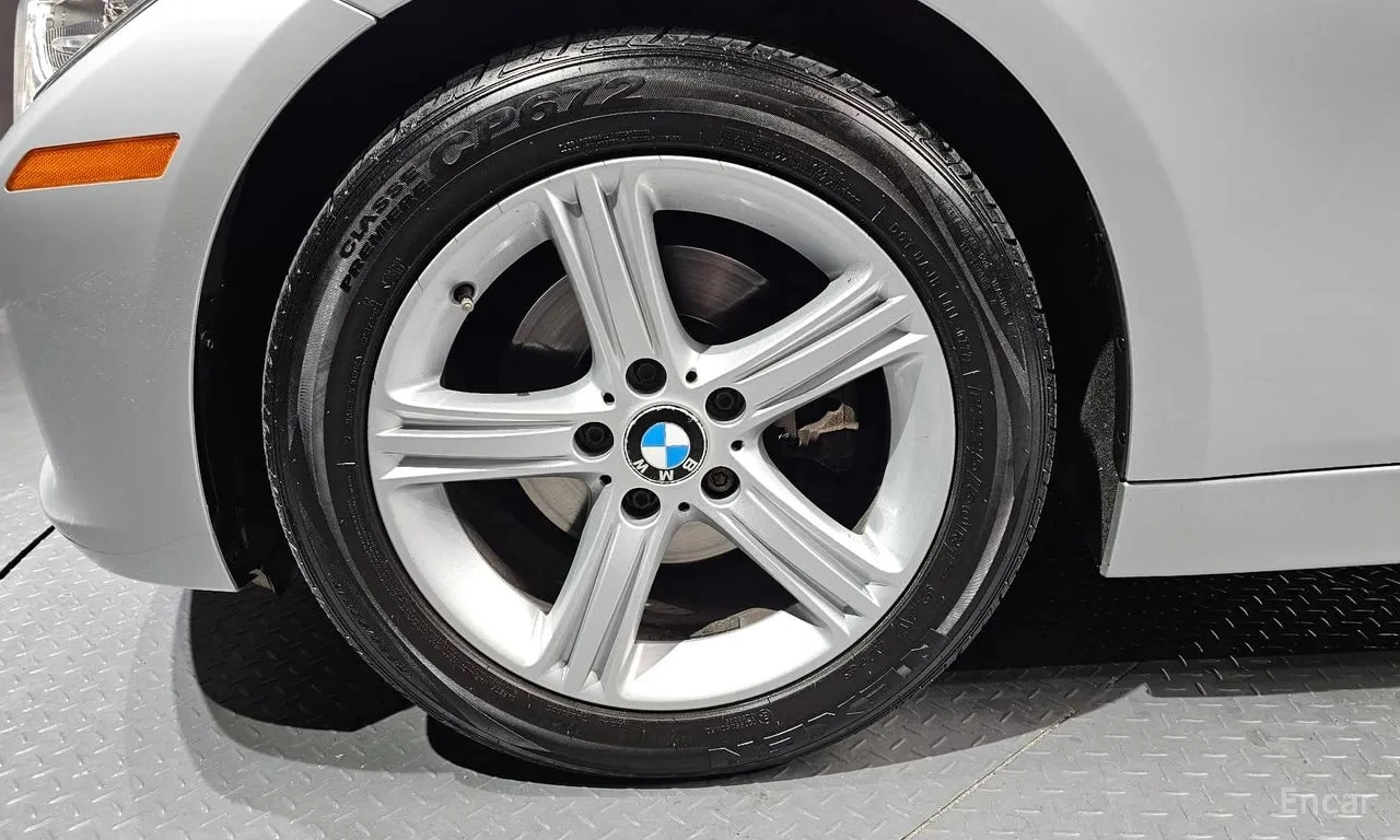 BMW 320 d Sport| PANO| ПАМЕТ| АМБИЕНТ| 2 КЛЮЧА, снимка 5 - Автомобили и джипове - 56105340