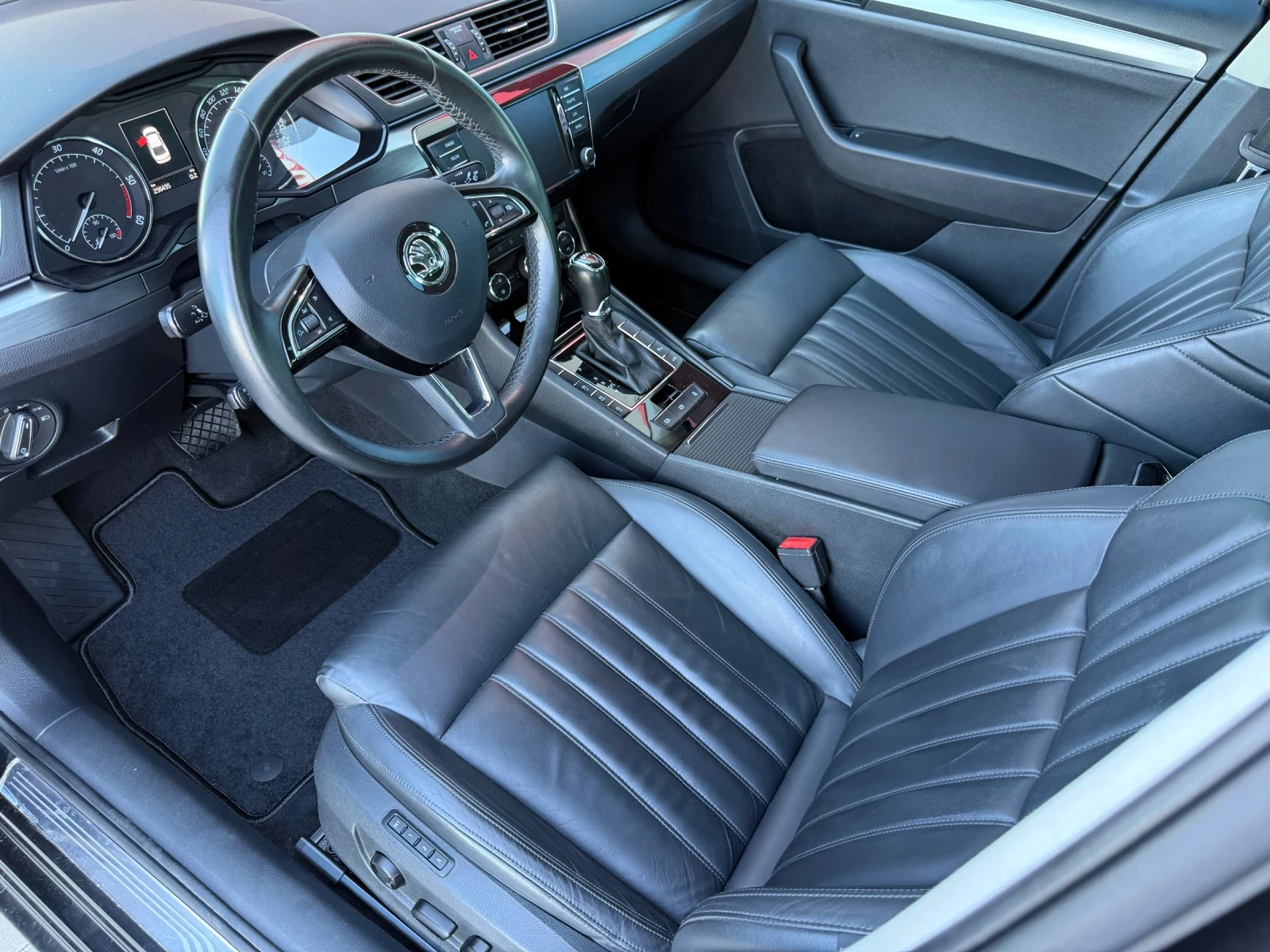 Skoda Superb 2.0 TDI 190кс FULL / KOJA / NAVI / LED/ DISTRONIC , снимка 9 - Автомобили и джипове - 56132303