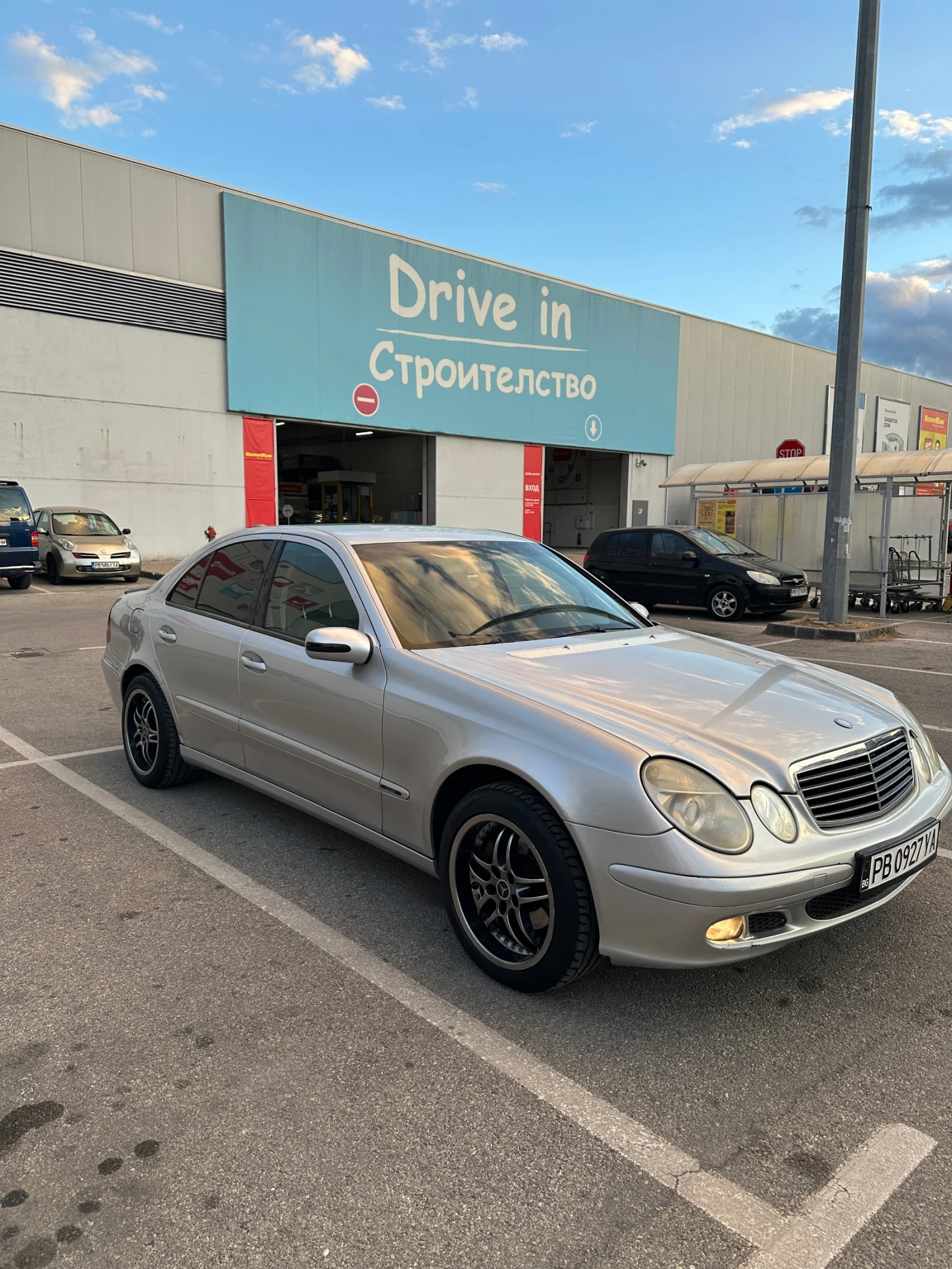 Mercedes-Benz E 220, снимка 6 - Автомобили и джипове - 56202377