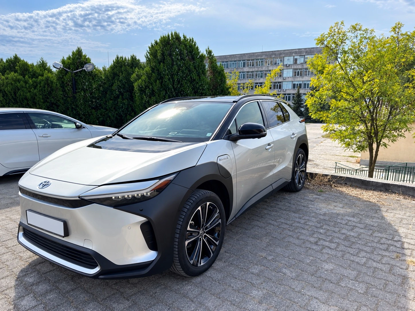 Toyota bZ4X Luxury Premium | Mobile.bg � ����������� 3