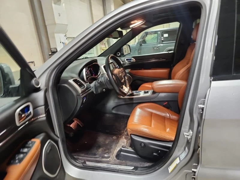 Jeep Grand cherokee * SRT * CARFAX * , снимка 5 - Автомобили и джипове - 53010322