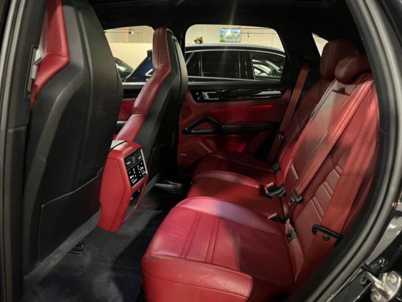 Porsche Cayenne 2019 Porsche Cayenne S, снимка 13 - Автомобили и джипове - 53445555