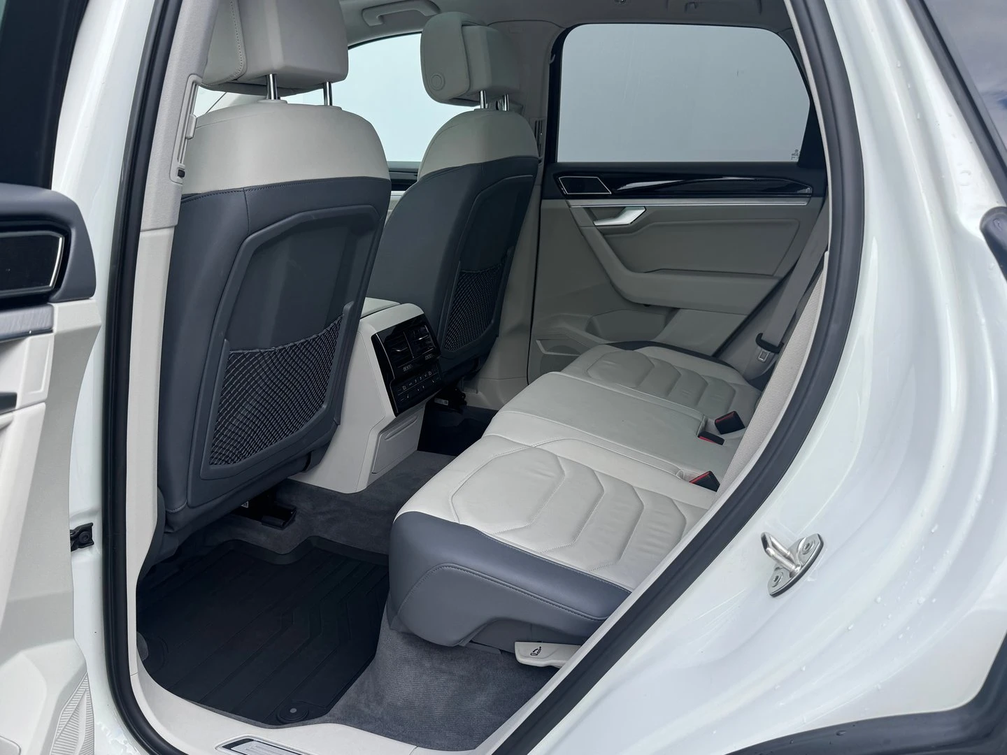 VW Touareg V6 TDI BMT 4MOTION - изображение 10