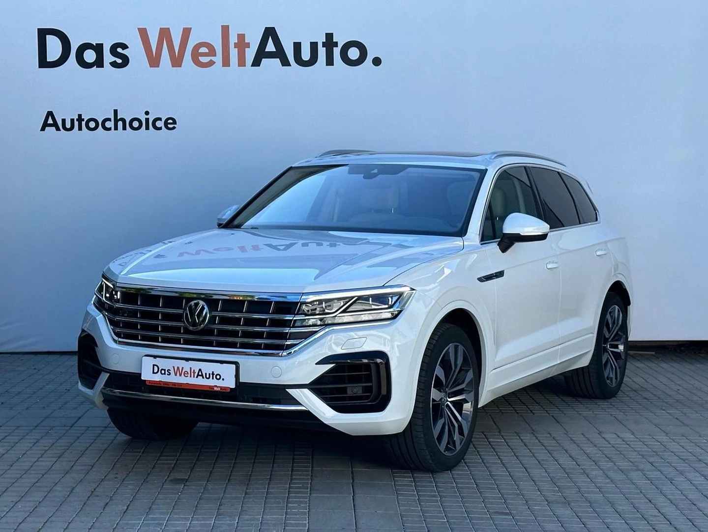 VW Touareg V6 TDI BMT 4MOTION - изображение 2