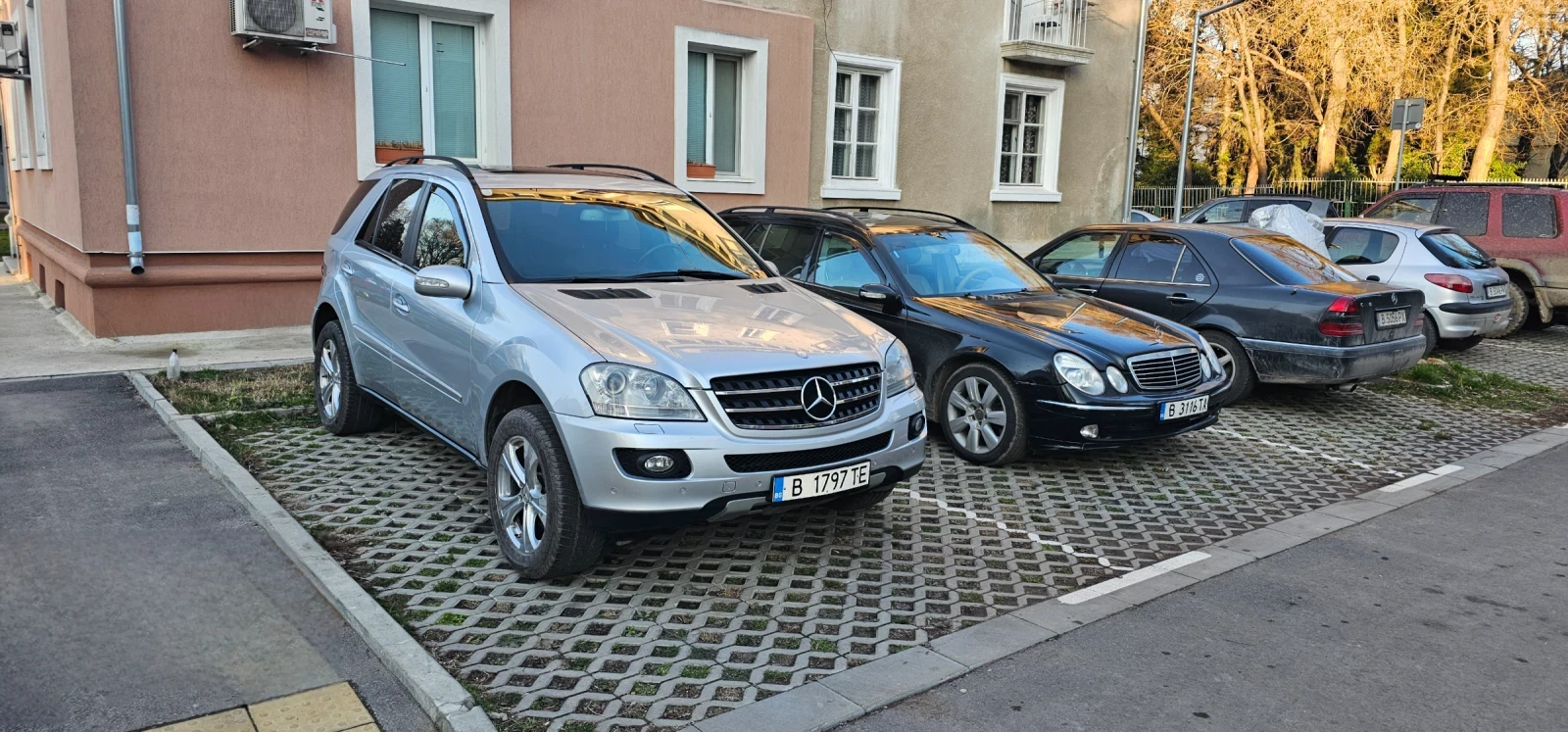 Mercedes-Benz ML 280 Harman Kardon, Камера, Реални километри, Чип. , снимка 2 - Автомобили и джипове - 53990777