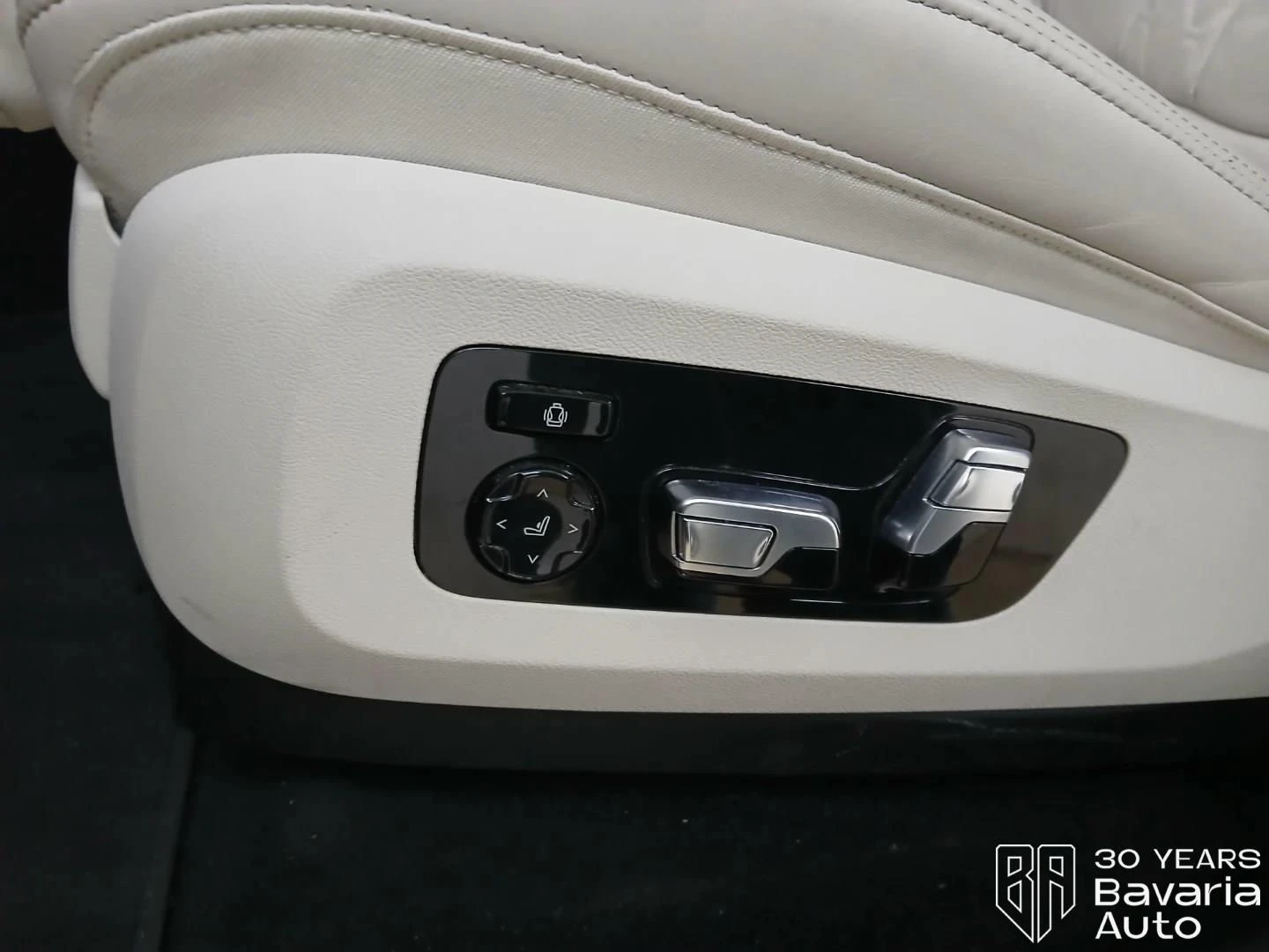BMW X7 40d xDrive M Sport Paket Sportautomatic, снимка 15 - Автомобили и джипове - 55103298
