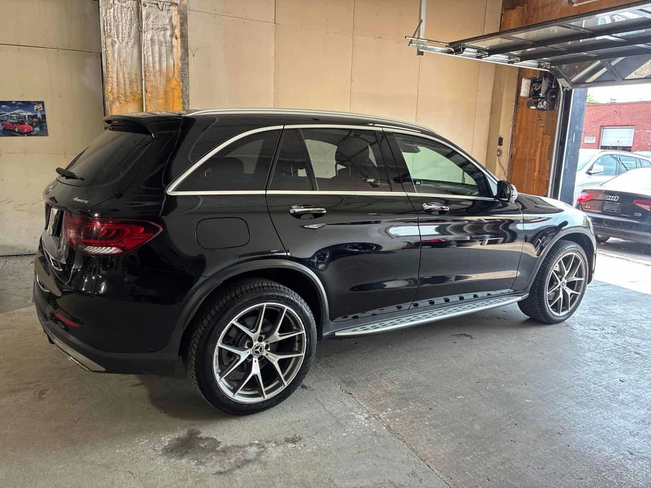 Mercedes-Benz GLC 300 CARFAX, снимка 3 - Автомобили и джипове - 55434998