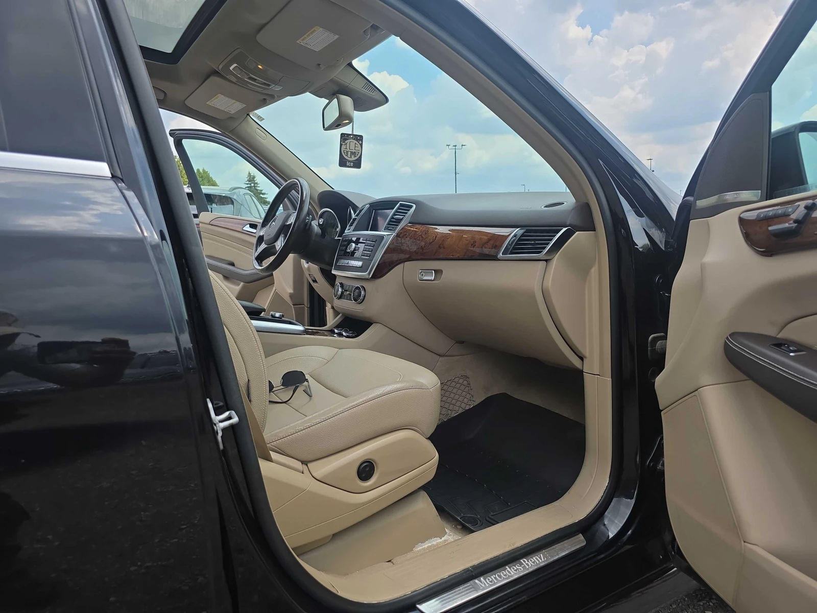 Mercedes-Benz ML 350 * 4MATIC 4dr BlueTEC * АВТОКРЕДИТ* , снимка 11 - Автомобили и джипове - 55873243