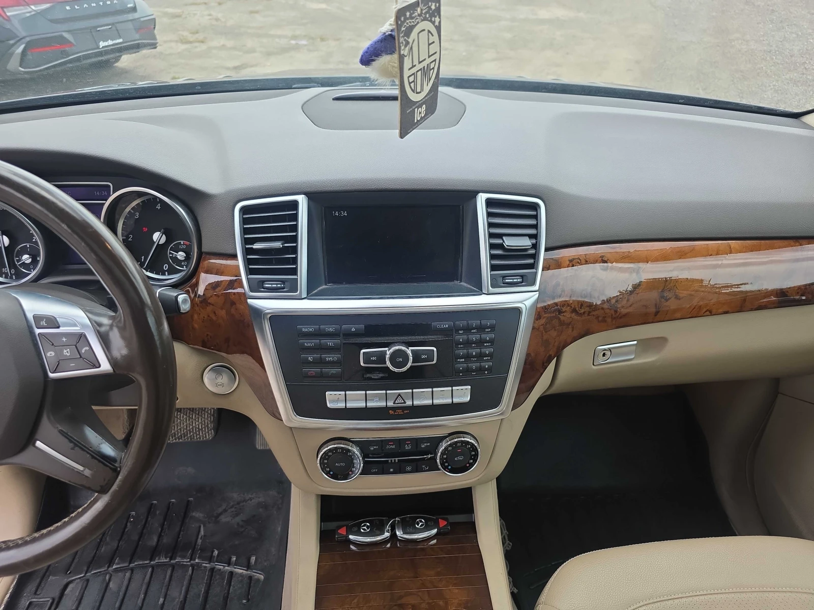 Mercedes-Benz ML 350 * 4MATIC 4dr BlueTEC * АВТОКРЕДИТ* , снимка 12 - Автомобили и джипове - 55873243
