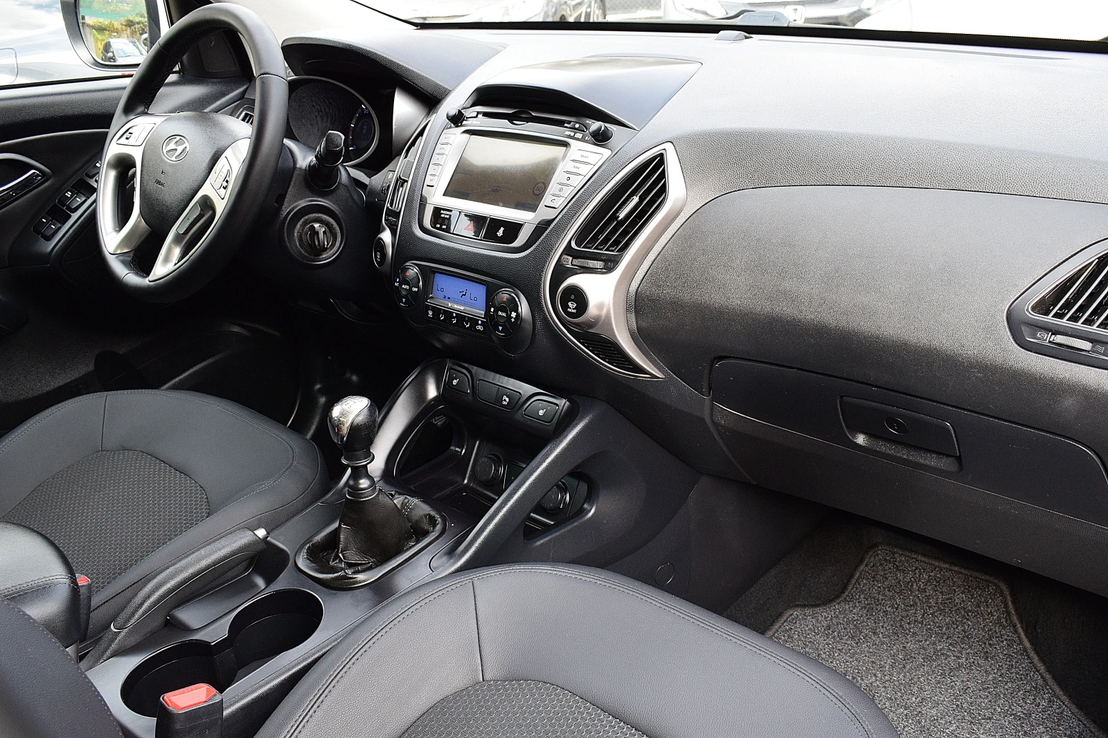 Hyundai IX35 2.0ШВЕЙЦАРИЯ/LUX/4x4, снимка 12 - Автомобили и джипове - 56047381
