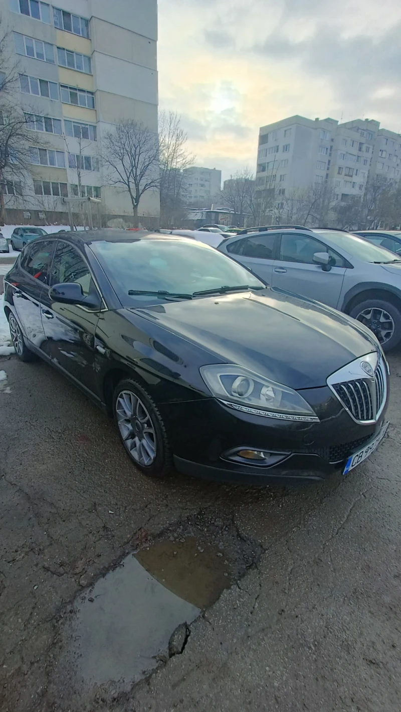 Lancia Delta 1.6 M-jet автоматик, снимка 9 - Автомобили и джипове - 48715338