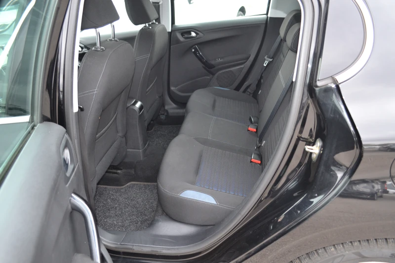 Peugeot 208 1.2I-AVTOMAT, снимка 7 - Автомобили и джипове - 49622438
