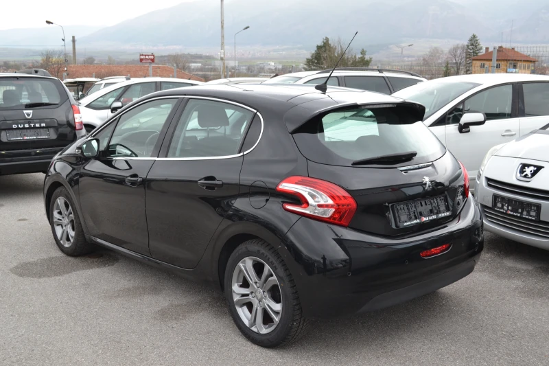 Peugeot 208 1.2I-AVTOMAT, снимка 3 - Автомобили и джипове - 49622438