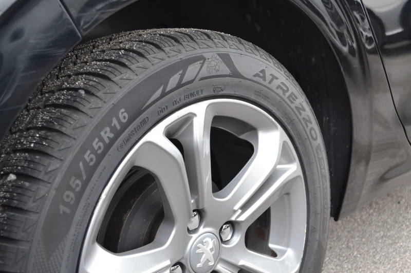 Peugeot 208 1.2I-AVTOMAT, снимка 6 - Автомобили и джипове - 49622438