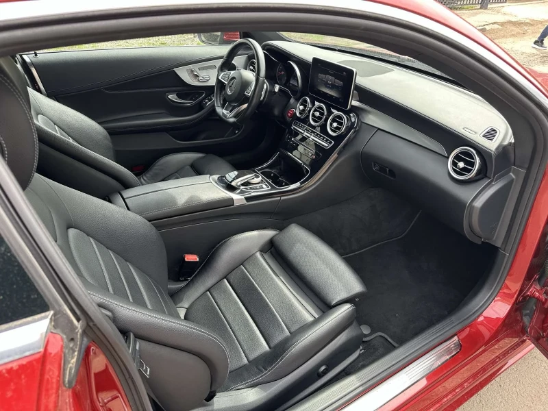 Mercedes-Benz C 300 AMG 4MATIC LED NAVI CAM PANORAMA, снимка 9 - Автомобили и джипове - 51479099
