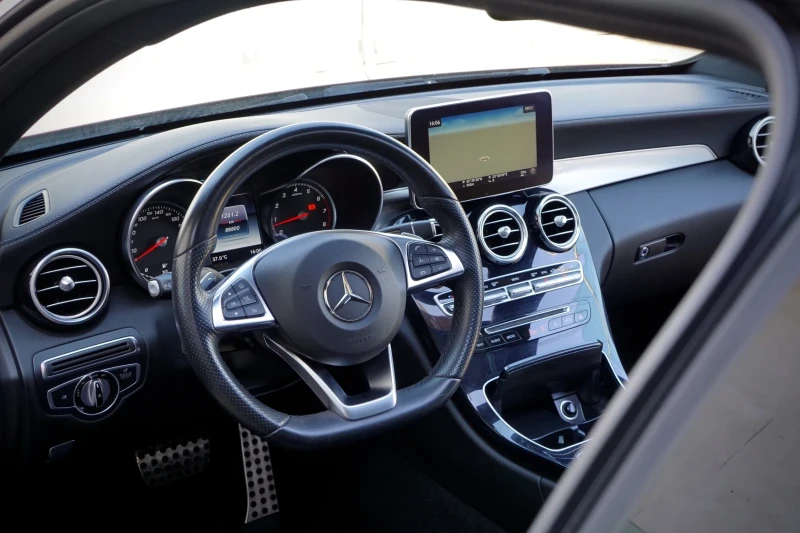 Mercedes-Benz C 300 AMG 4MATIC LED NAVI CAM PANORAMA, снимка 8 - Автомобили и джипове - 51479099