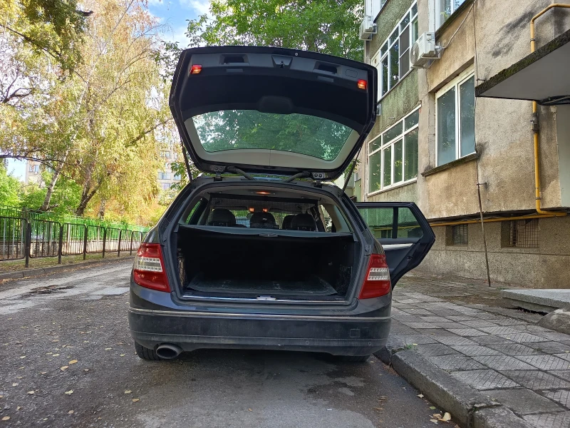 Mercedes-Benz C 220, снимка 7 - Автомобили и джипове - 52258995