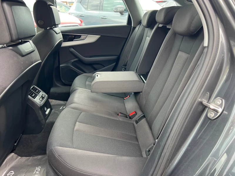 Audi A4 Sline 4x4 DISTR DIGITAL MATRIX KEY LESS BLIND SPOT, снимка 12 - Автомобили и джипове - 52367904