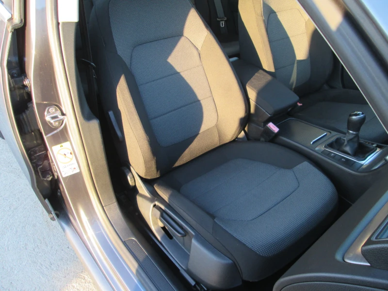 VW Passat 1.6TDI-BlueMotio-Сервизна история!!, снимка 13 - Автомобили и джипове - 53112594