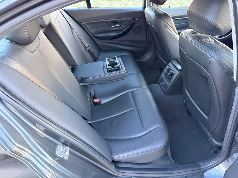 BMW 320 i, снимка 8 - Автомобили и джипове - 53141683