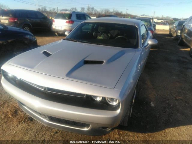 Dodge Challenger SXT AWD, снимка 1 - Автомобили и джипове - 48335275