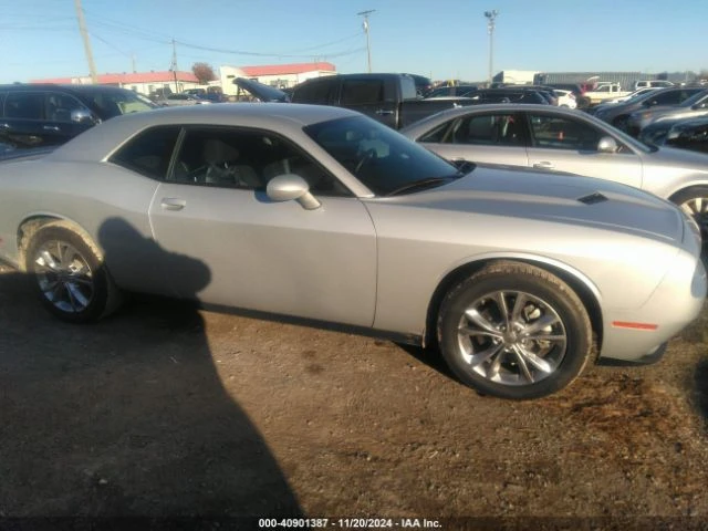 Dodge Challenger SXT AWD, снимка 14 - Автомобили и джипове - 48335275