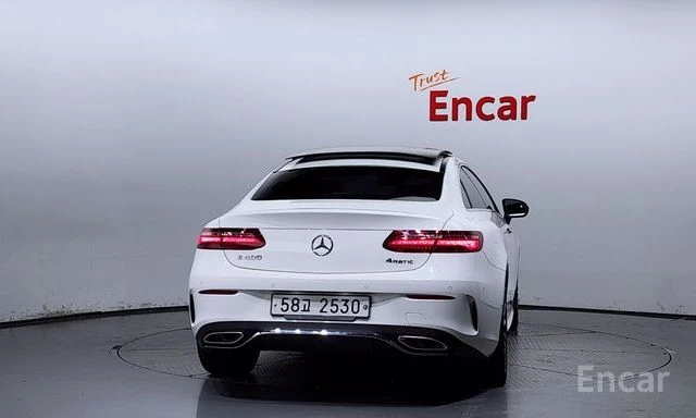 Mercedes-Benz E 400 4MATIC* 360CAM* DISTRONIC* HEAD-UP* AMG-PACK* , снимка 4 - Автомобили и джипове - 54683284