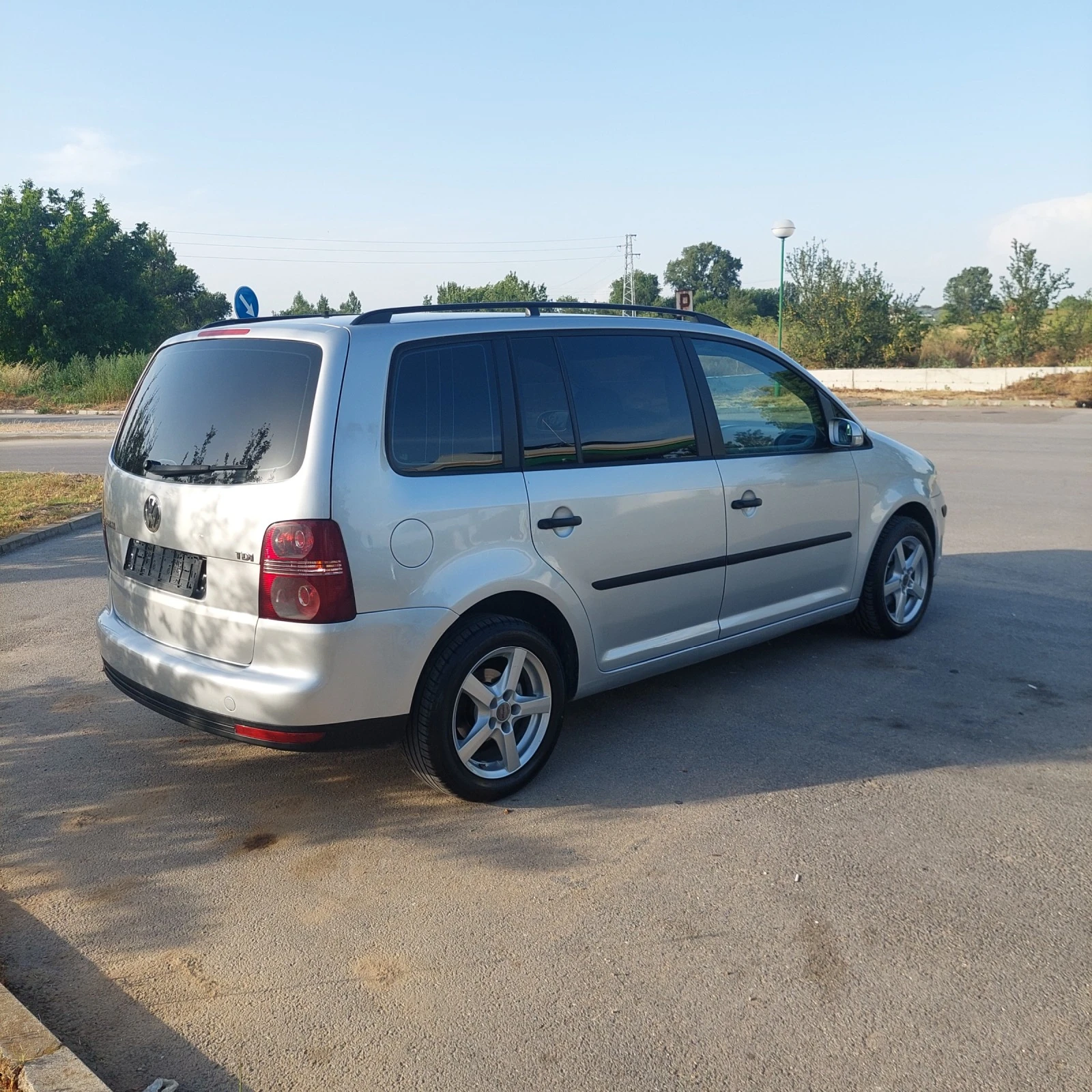 VW Touran 1.9TDI  6+ 1 - изображение 4