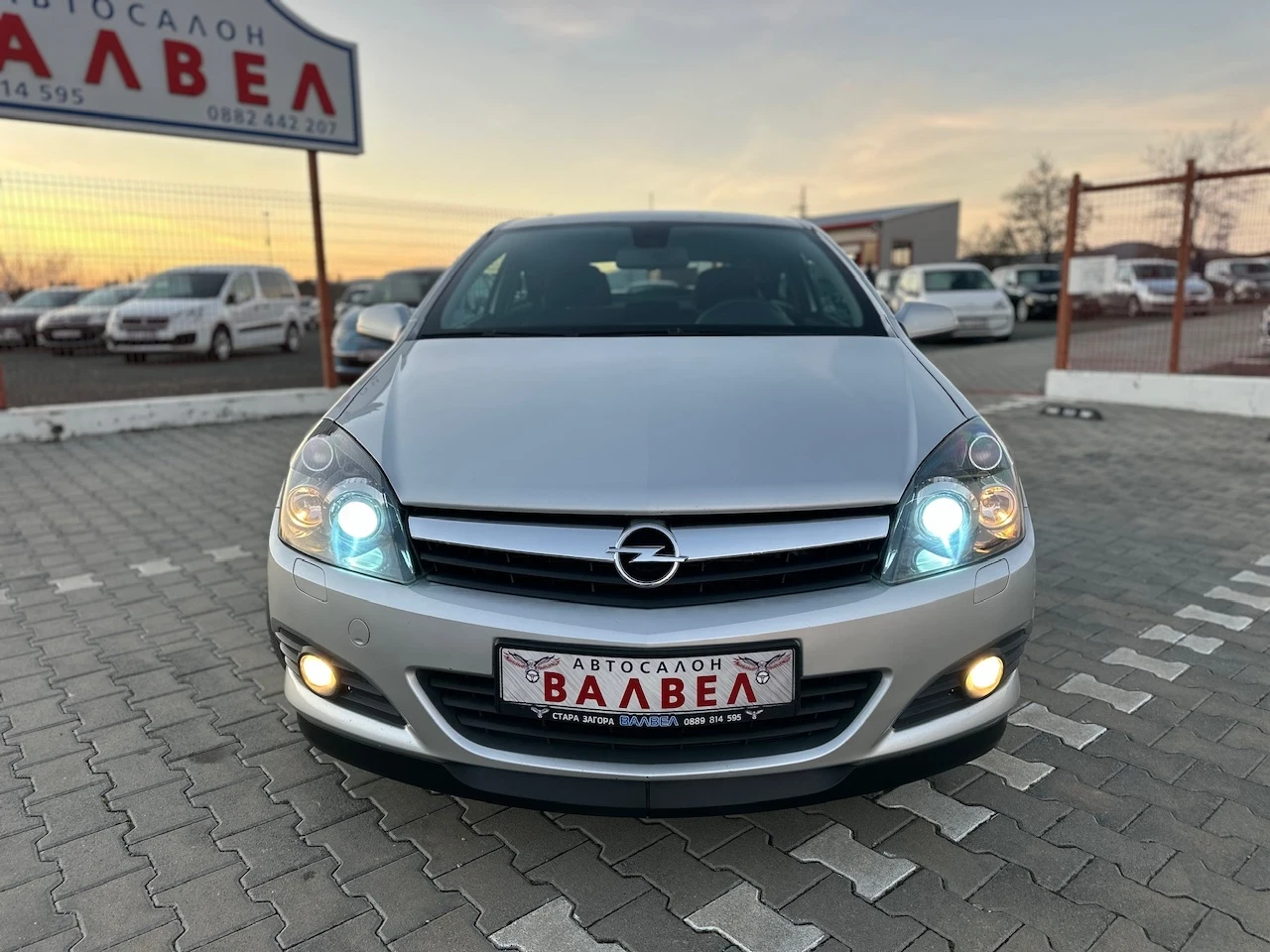 Opel Astra * GTC* 1.8i* 140HP* XENON*  - изображение 2