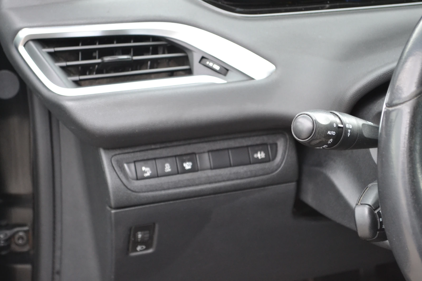 Peugeot 208 1.2I-AVTOMAT | Mobile.bg — изображение 12