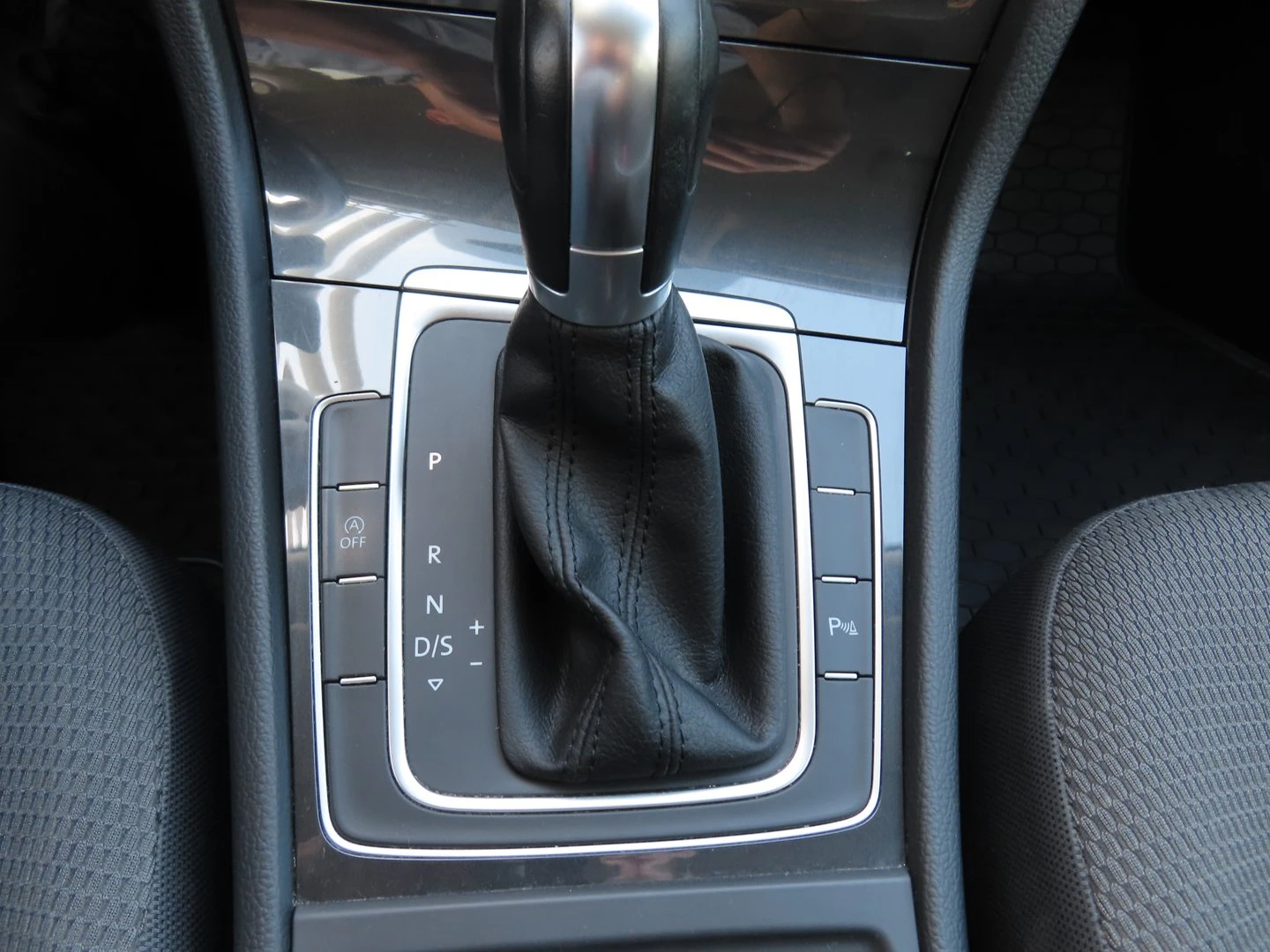 VW Golf Variant Comfortline 1.6TDI BMT - изображение 10