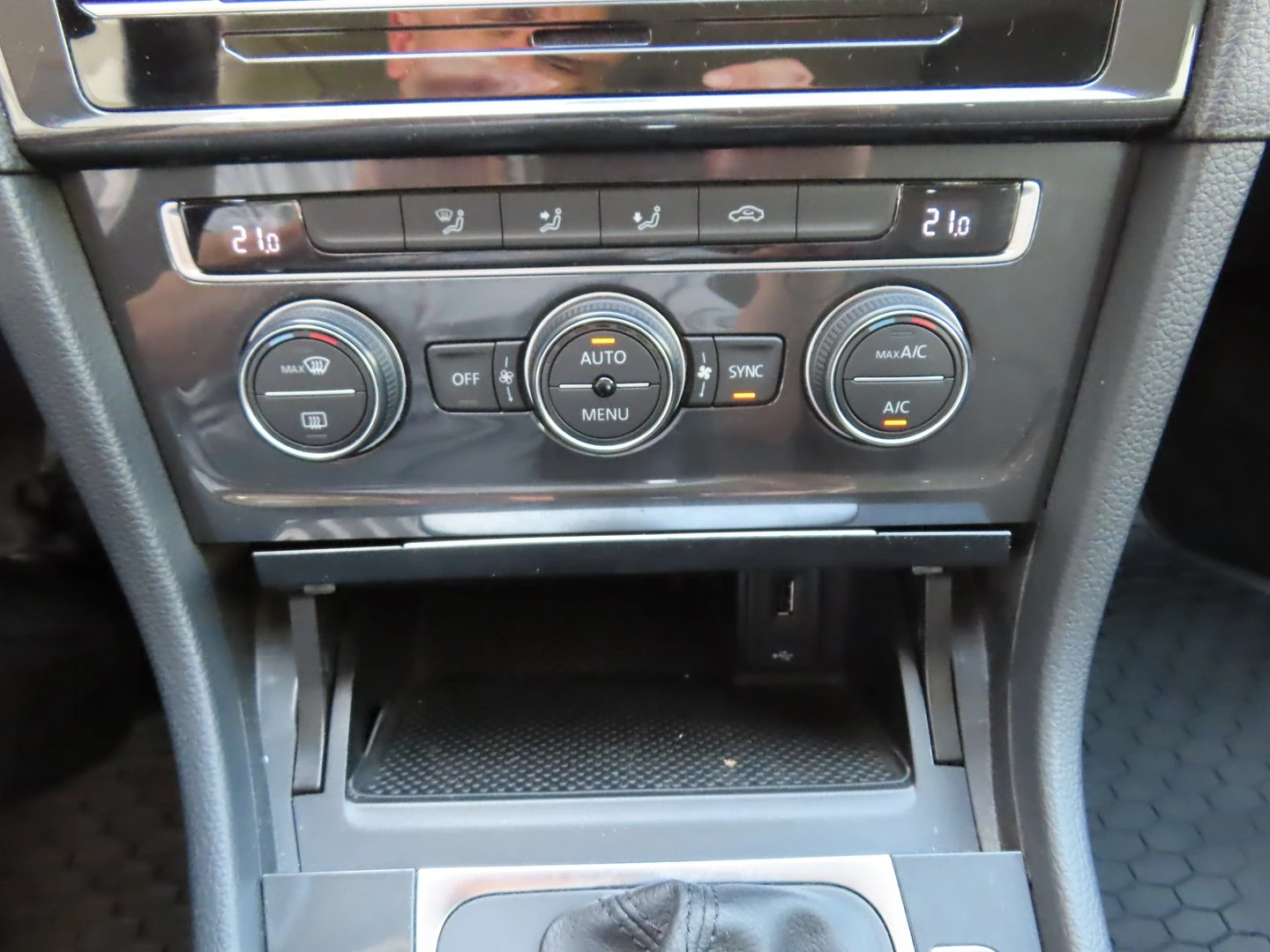 VW Golf Variant Comfortline 1.6TDI BMT - изображение 9