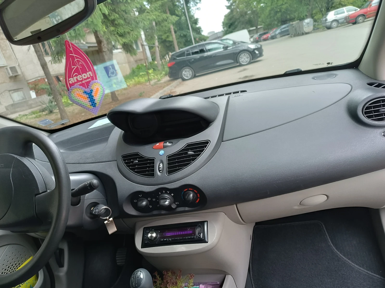 Renault Twingo  - изображение 6