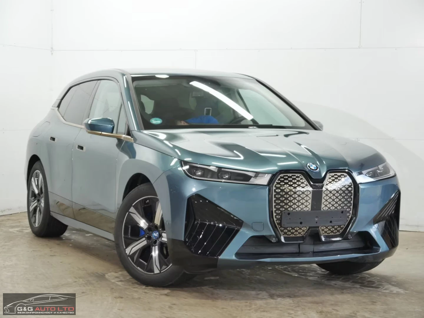 BMW iX xDrive50/523HP/M-SPORT/AHK/HUD/NAVI/LED/KLESS/475g | Mobile.bg   3