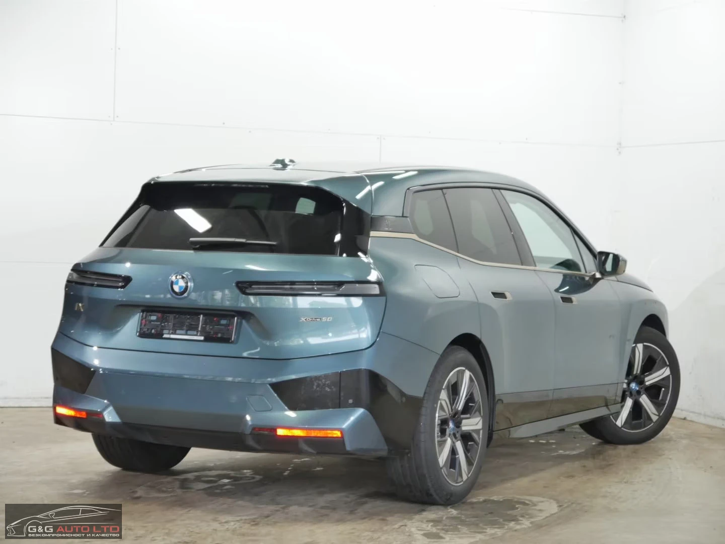 BMW iX xDrive50/523HP/M-SPORT/AHK/HUD/NAVI/LED/KLESS/475g | Mobile.bg   4