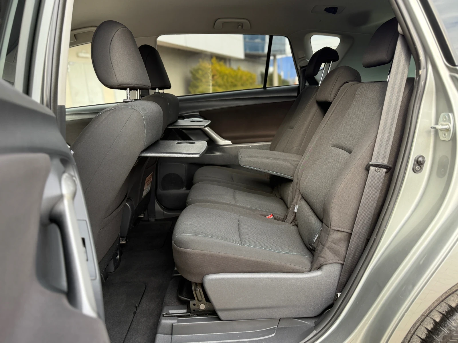 Toyota Verso 1.8i-147К.С НАВИГАЦИЯ / КАМЕРА / ОТЛИЧНО СЪСТОЯНИЕ - изображение 10