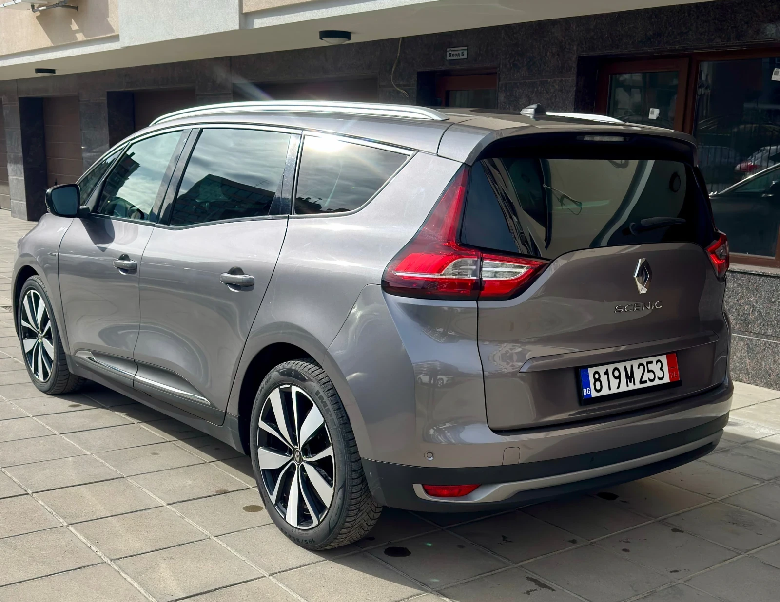 Renault Grand scenic Limited, снимка 4 - Автомобили и джипове - 53760621