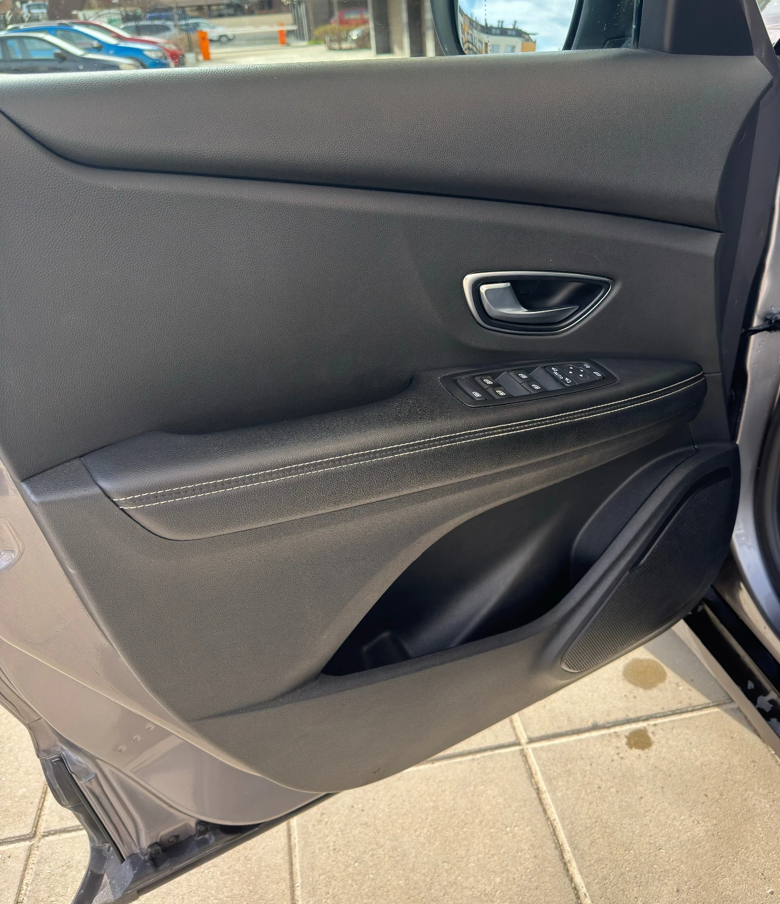 Renault Grand scenic Limited, снимка 15 - Автомобили и джипове - 53760621