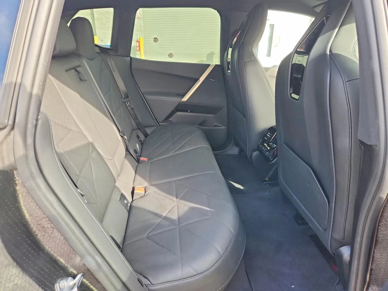 BMW iX xDrive50, снимка 10 - Автомобили и джипове - 54078458