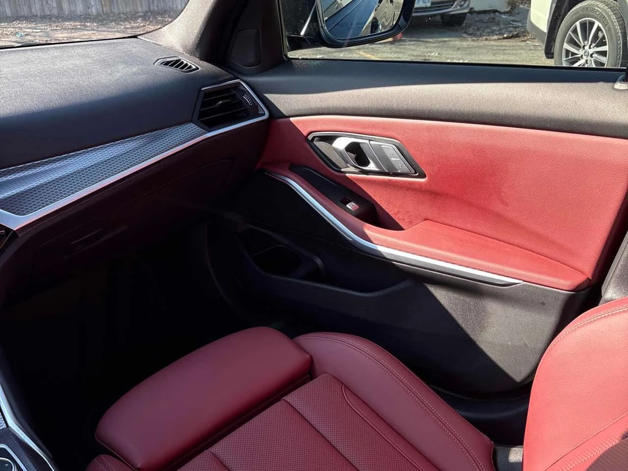 BMW 330 i xDrive/CARFAX/ПАНОРАМА/ПОДГРЕВИ, снимка 11 - Автомобили и джипове - 54152940