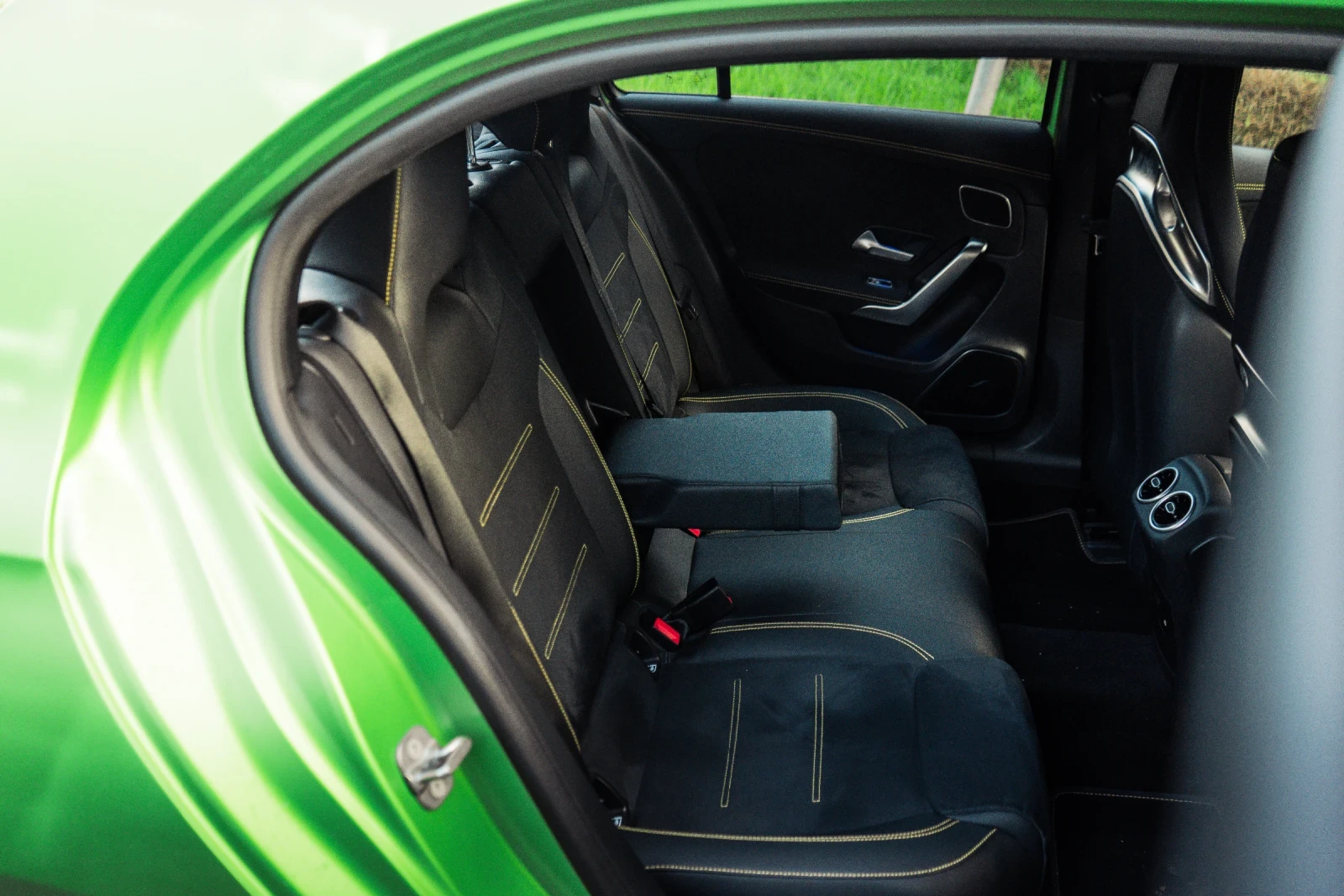 Mercedes-Benz A45 AMG LIMITED EDITION, снимка 15 - Автомобили и джипове - 54248813