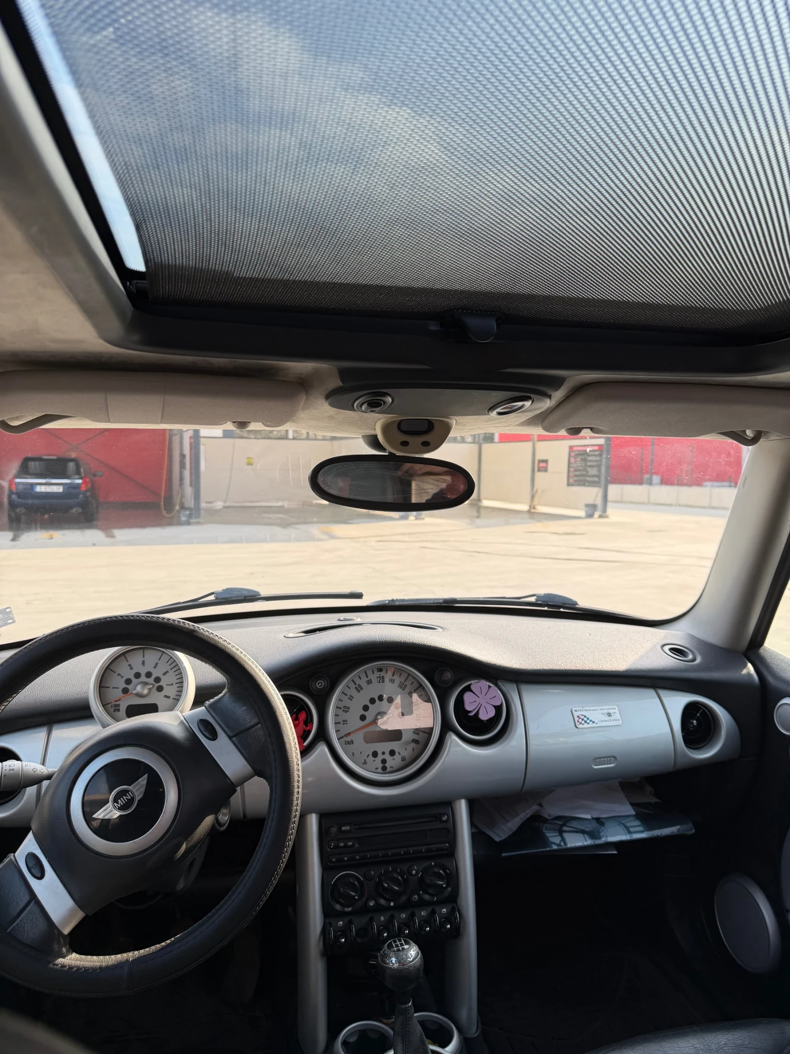 Mini Cooper 1.6i 116 Limited Edition, снимка 12 - Автомобили и джипове - 54669893