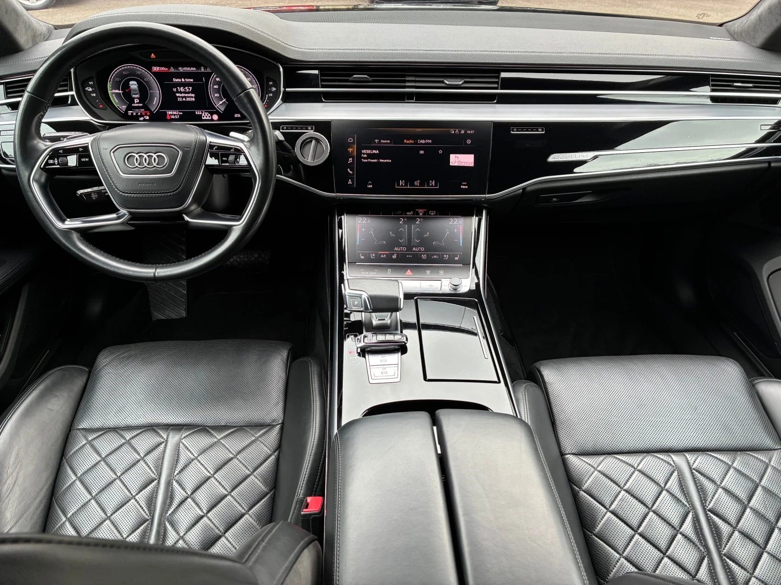 Audi A8 6.0TFSI/Plug in Hybrid/Laser/Pano/HeadUp, снимка 10 - Автомобили и джипове - 54287418